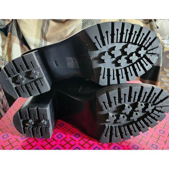 Tory Burch Miller NWT Sole Bootie. These stylish boots feature a blend of leathe - Picture 5 of 8